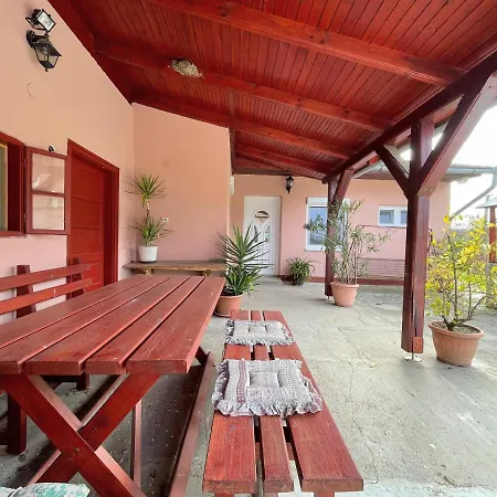 Apartment Holiday Home Szulok